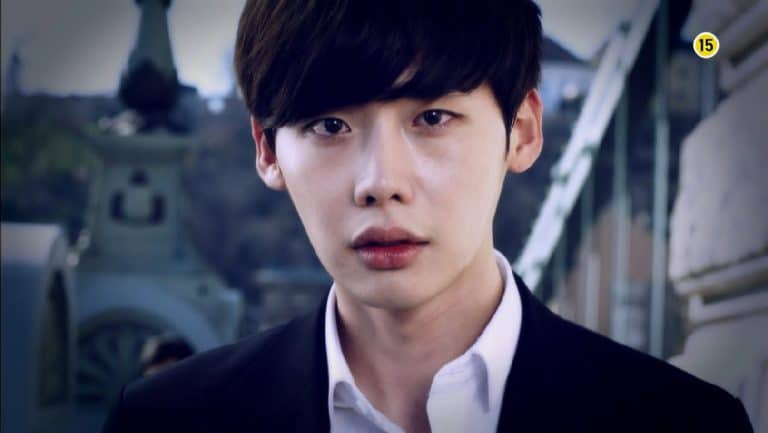 Lee Jong Suk en chirurgien d&rsquo;élite dans Doctor Stranger : 2 teasers