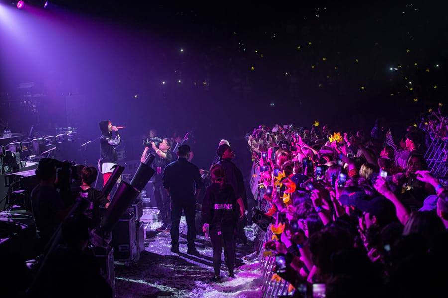 G-Dragon chante Untitled à Paris