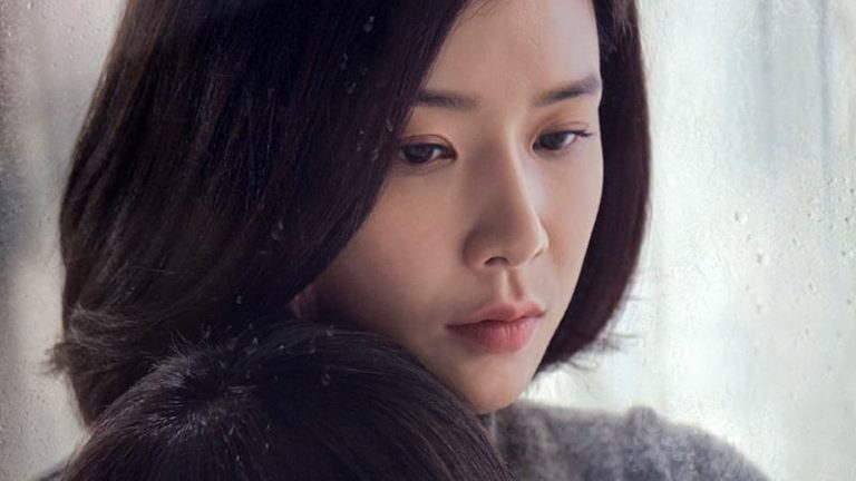 Teasers Mother : Lee Bo Young devient fugitive