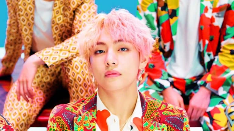 V de BTS dans IDOL