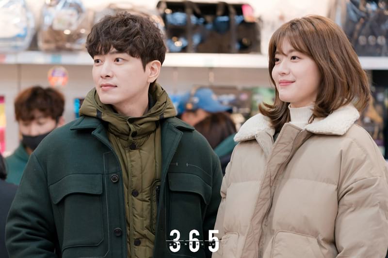 Lee Joon Hyuk et Nam Ji Hyun dans 365: Repeat The Year (운명을 거스르는 1년)