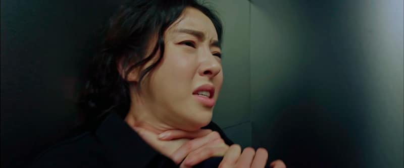 Lee Dae Hee dans une scène d'action (LUCA: The Beginning)