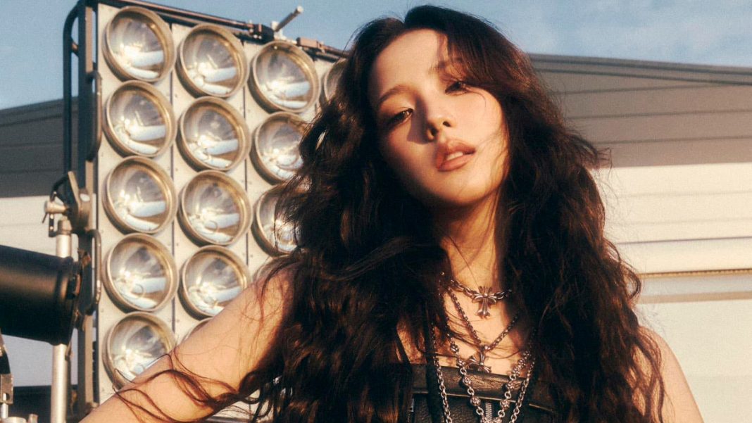 Photo Jisoo (Amortage, 2025)